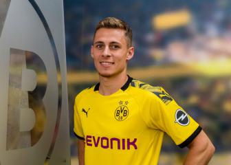 Thorgan Hazard completes Borussia Dortmund move