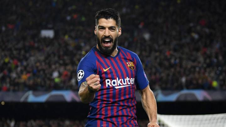 Luis Suárez celebrating after scoring with Barcelona against Real Madrid