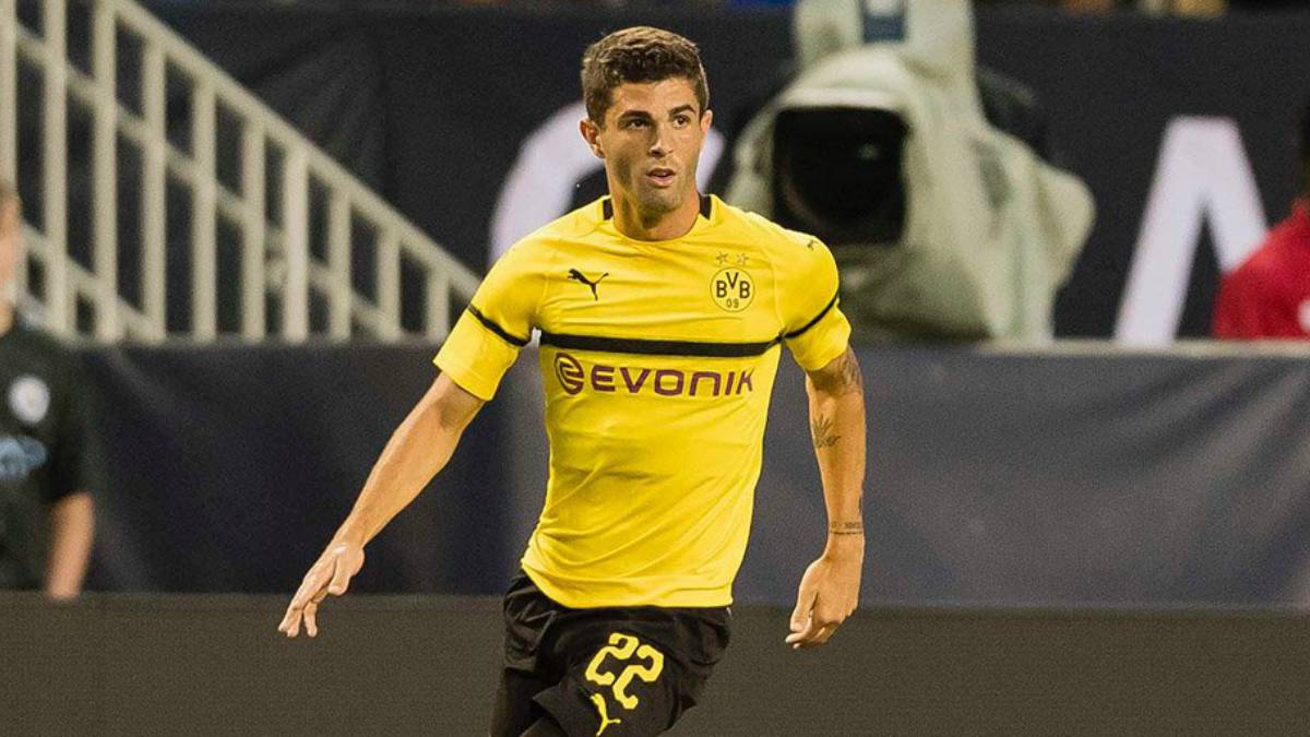 Christian Pulisic in action with Borussia Dormund