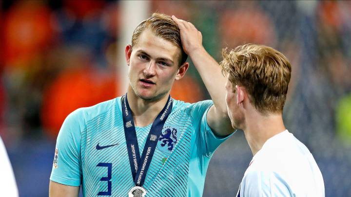 De Ligt: agent in Paris to hold talks with PSG amid Barça impasse