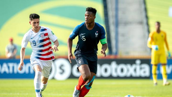 Dan Zagadou of France in action against Sebastian Soto of USA during the FIFA Under-20 World Cup 2019, Round of 16 soccer match between France and USA