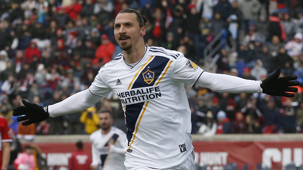 Los Angeles Galaxy forward Zlatan Ibrahimovic celebrates his goal against Chicago Fire