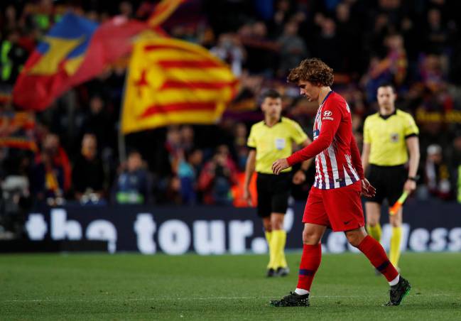 FC Barcelona vs Atletico Madrid | Antoine Griezmann looks dejected.