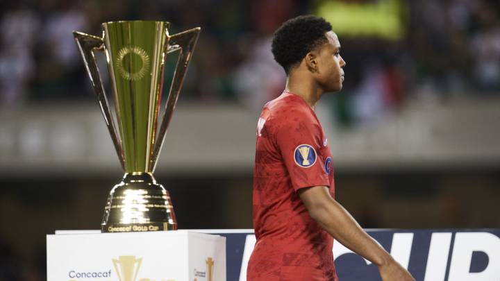 Weston McKennie leaving behind the Gold Cup trophie after losing to Mexico