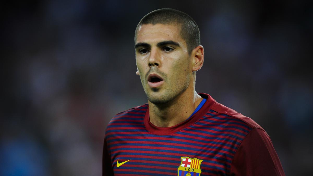 Valdes back at Barcelona as under-19 coach