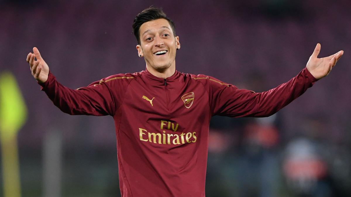 Ozil trolls Spurs fan with 'trophy cabinet' gag