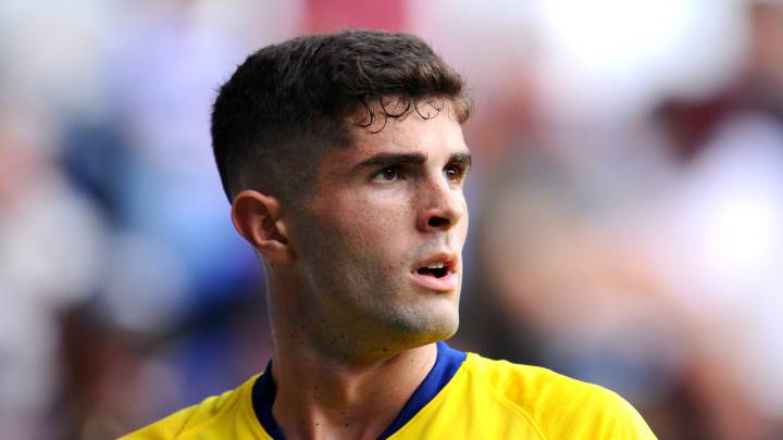 Christian Pulisic of Chelsea looks on during the Pre-Season Friendly match between Reading and Chelsea at Madejski Stadium