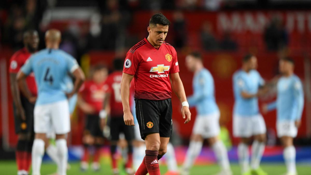 Van Persie: Sanchez doesn't look happy at Man United