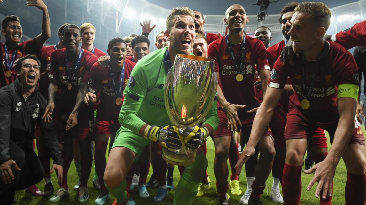 Adrian can have the house for f*** all! – Carragher offers home to Liverpool goalkeeper