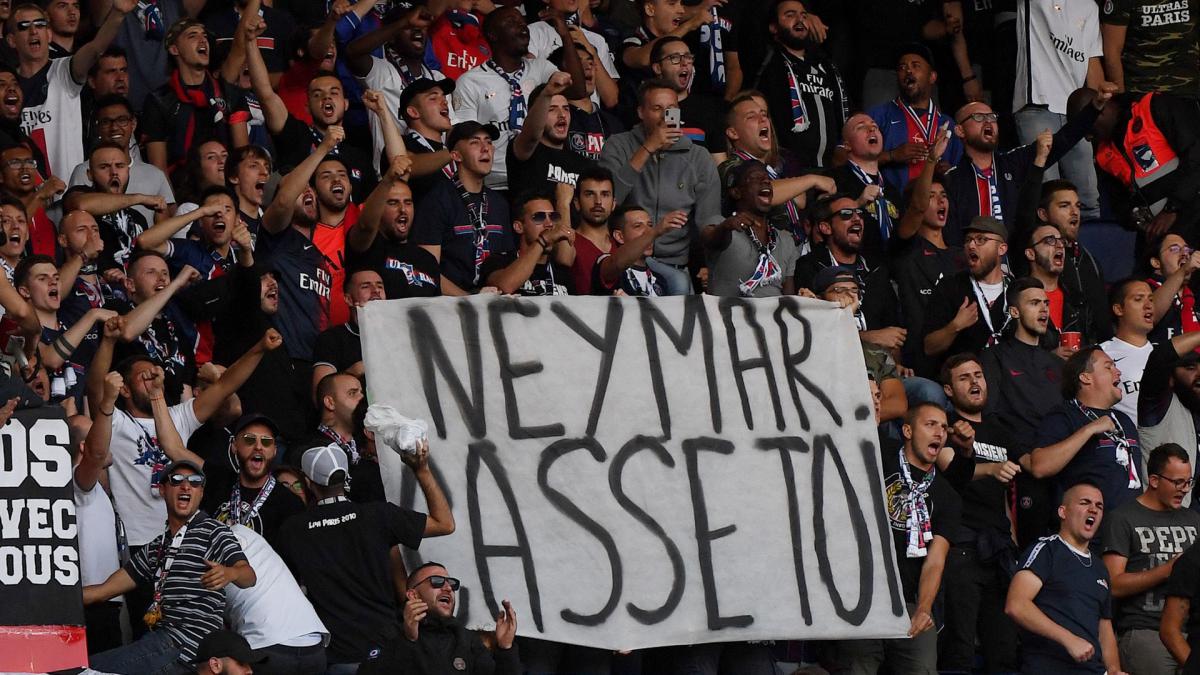 PSG fined for fans' offensive Neymar banner