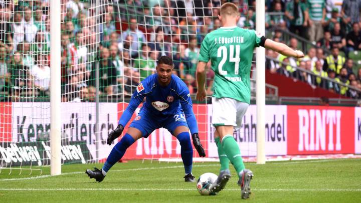 Zack Steffen in action during his Bundesliga debut with Fortuna Düsseldorf