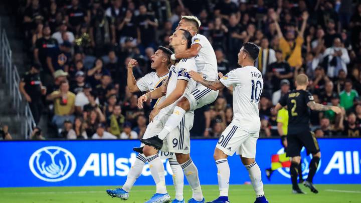 Zlatan Ibrahimovic celebrates with his teammates at the second editon of El Trafico