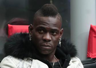 Mario Balotelli will succeed at Brescia claims De Jong