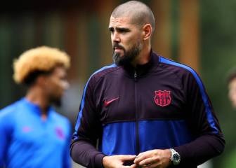 Víctor Valdés sent to the stands in his first home match
