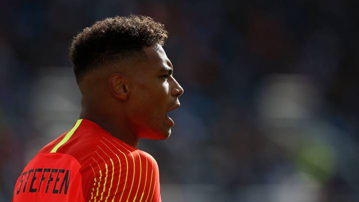 Zack Steffen #1 of the United States gives directions to teammates during their international friendly match against Costa Rica at Avaya Stadium