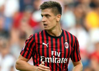 Barcelona eye Milan's Piatek as Suarez replacement