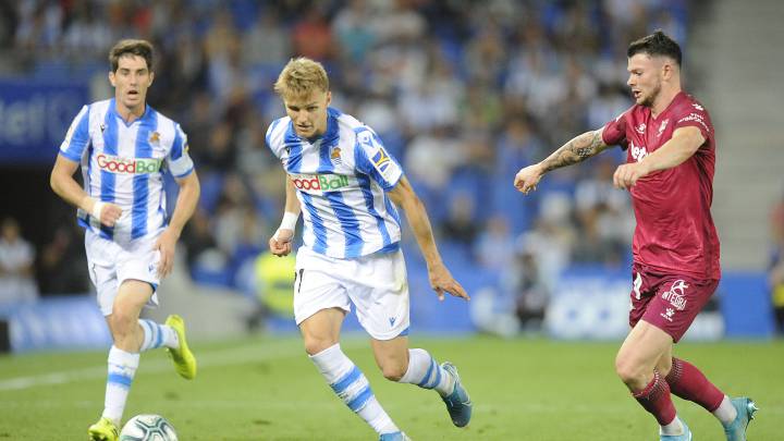 Martin Ødegaard eyed as Mesut Özil's Arsenal replacement