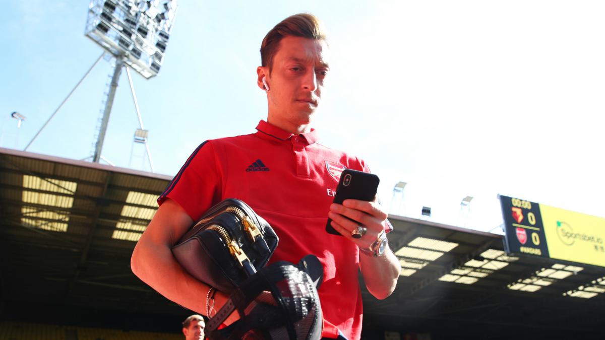 Man pleads guilty to attempted robbery of Ozil and Kolasinac