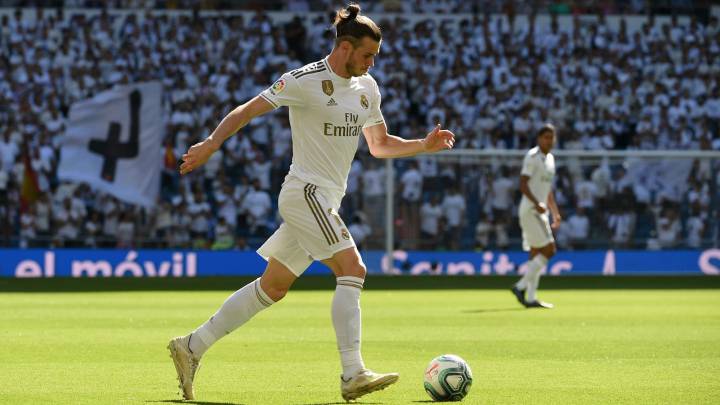 Gareth Bale receives ovation from Bernabéu crowd