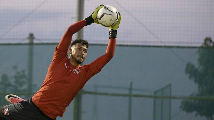 Renzo Rodriguez Bacchia, Independiente Avellaneda goalkeeper in action with CAI