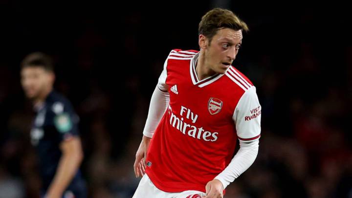 Arsenal: Emery revolution leaves Özil watching from sidelines