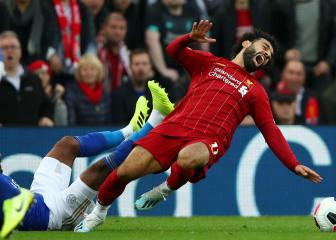 Salah avoids serious ankle damage in Liverpool's Leicester win