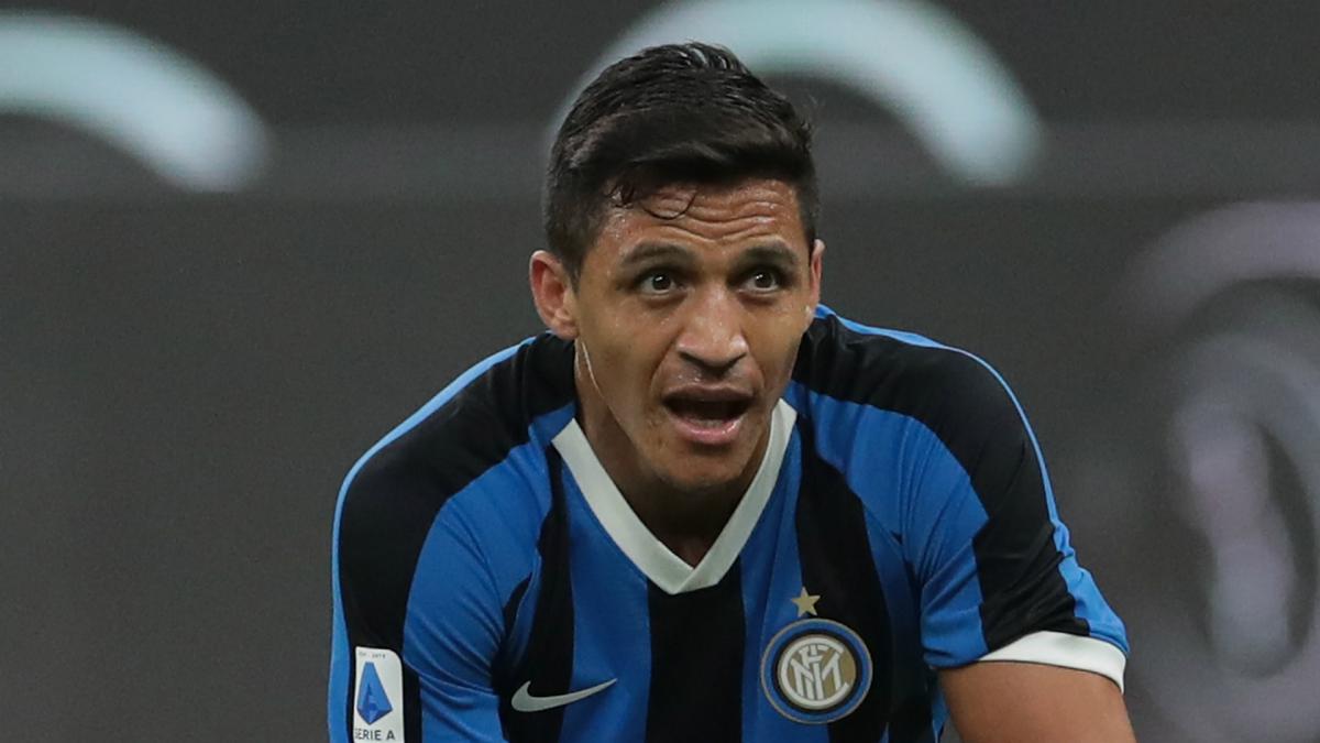 Inter forward Sanchez undergoes successful ankle surgery