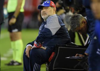 Maradona given royal treatment on return to Newell's
