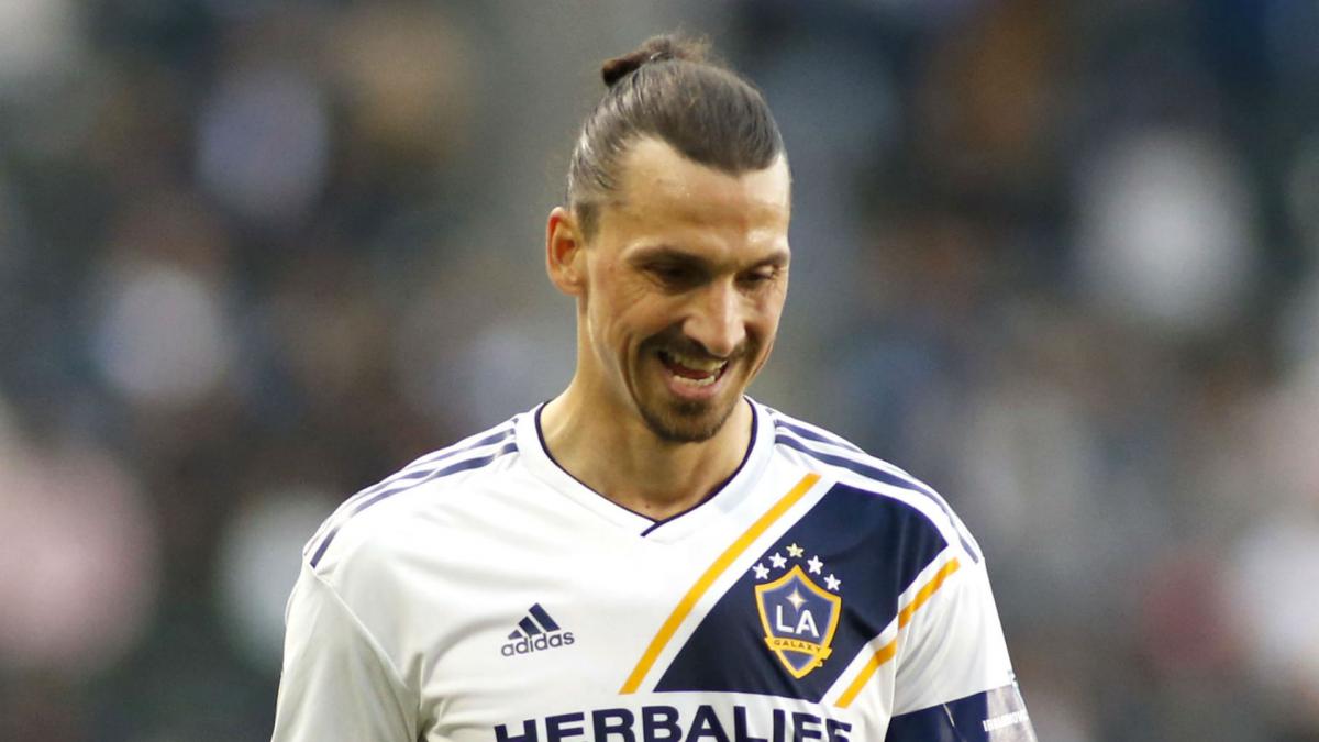 LA Galaxy plan Ibrahimovic talks to resolve striker's uncertain future
