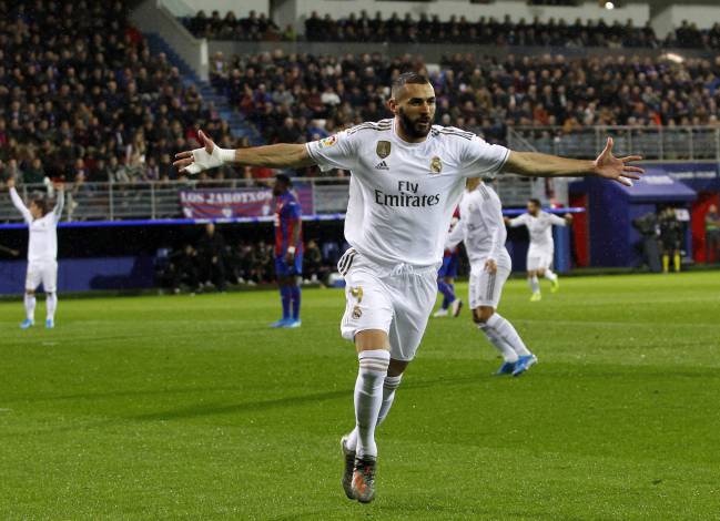 Benzema celebrates against Eibar.