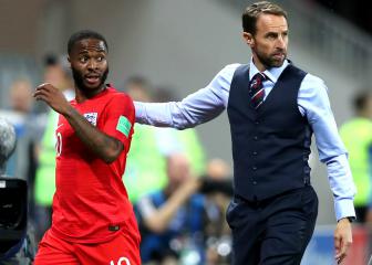 Ferdinand accuses Southgate of hanging Sterling out to dry