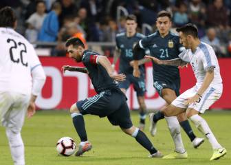 Messi converts late pen to secure draw for Argentina