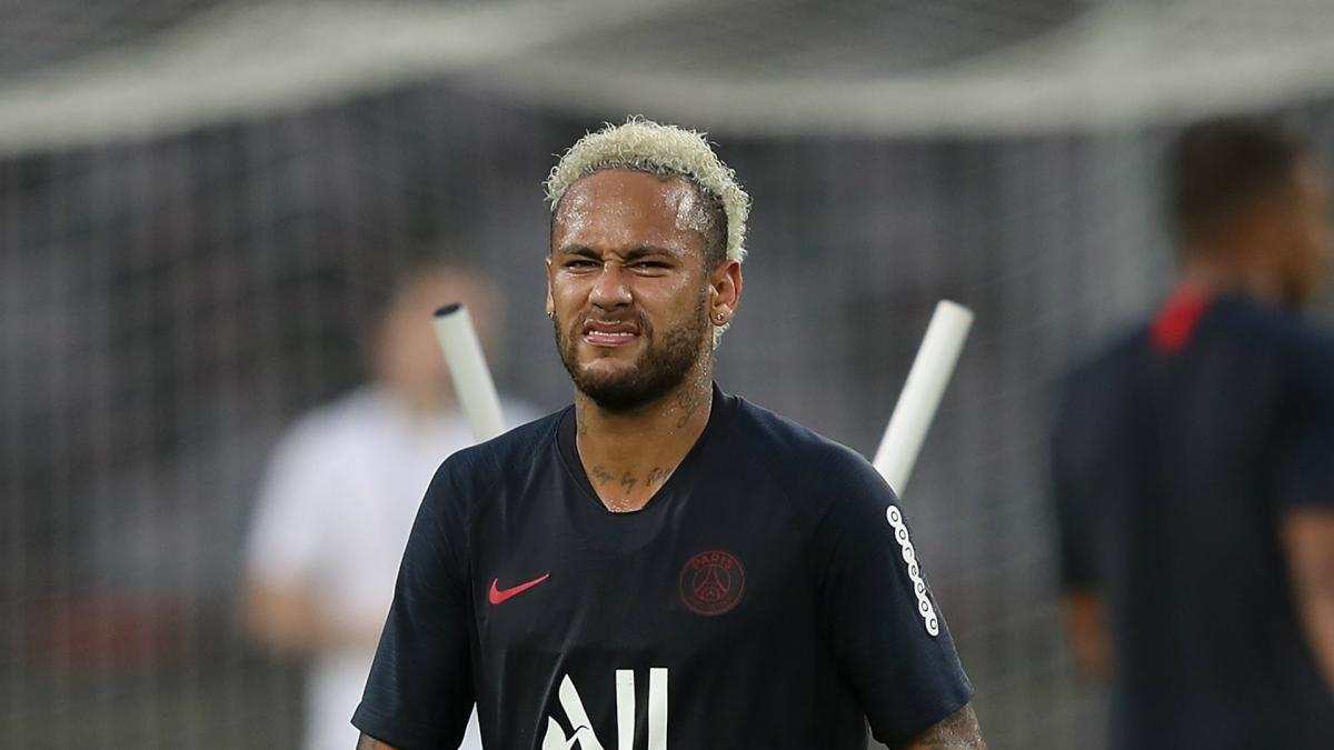 Neymar back for PSG after a month out