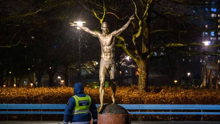 Irate Malmo fans set Zlatan statue on fire