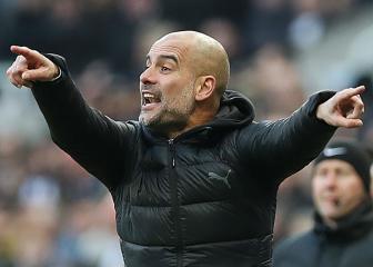 Fernandinho to keep defensive role for Burnley trip