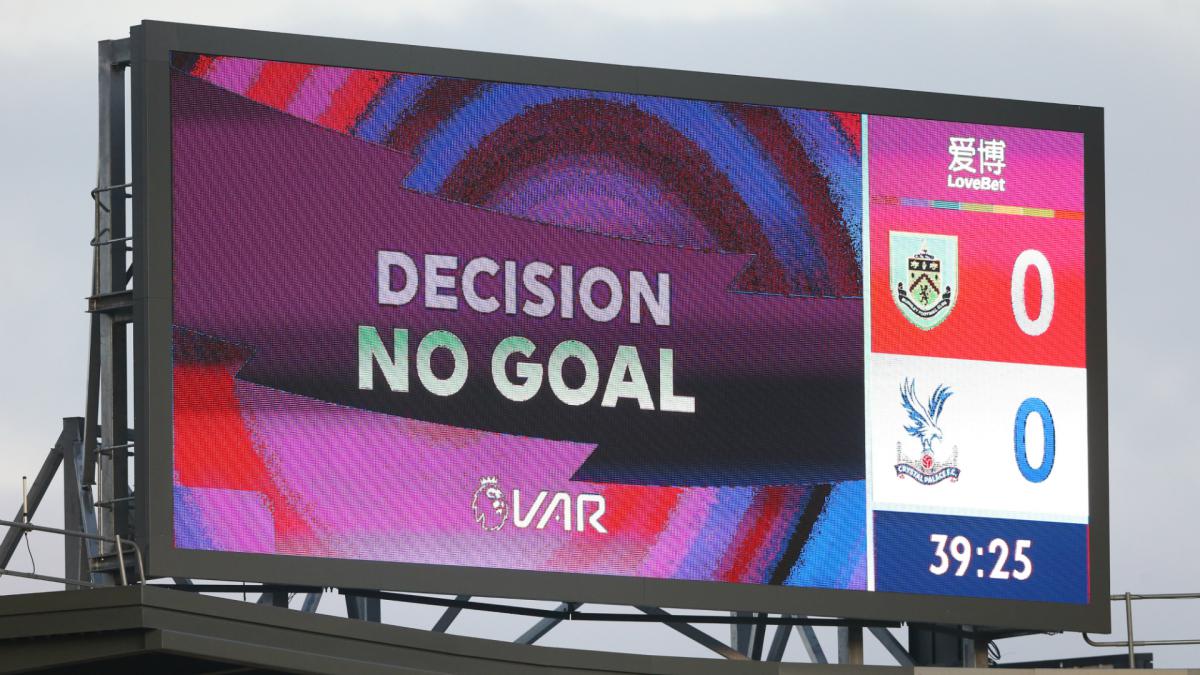 Ceferin calls VAR a 'mess' as UEFA proposes new offside interpretation
