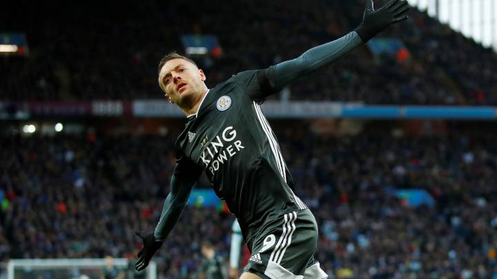 Leicester march on thanks to Vardy double