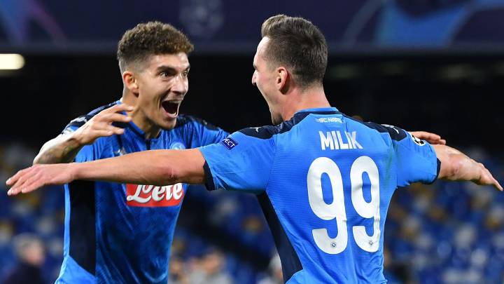 Napoli take second place after easy win over Genk