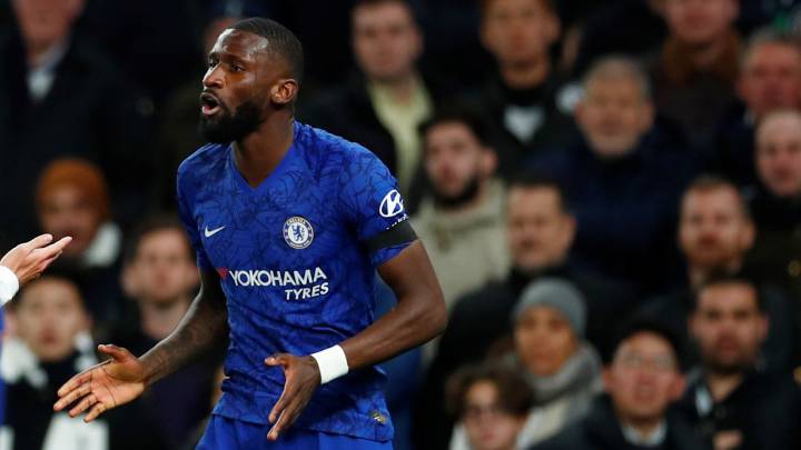 "Racist behaviour intefering with game": in-stadium pleas at Spurs-Chelsea