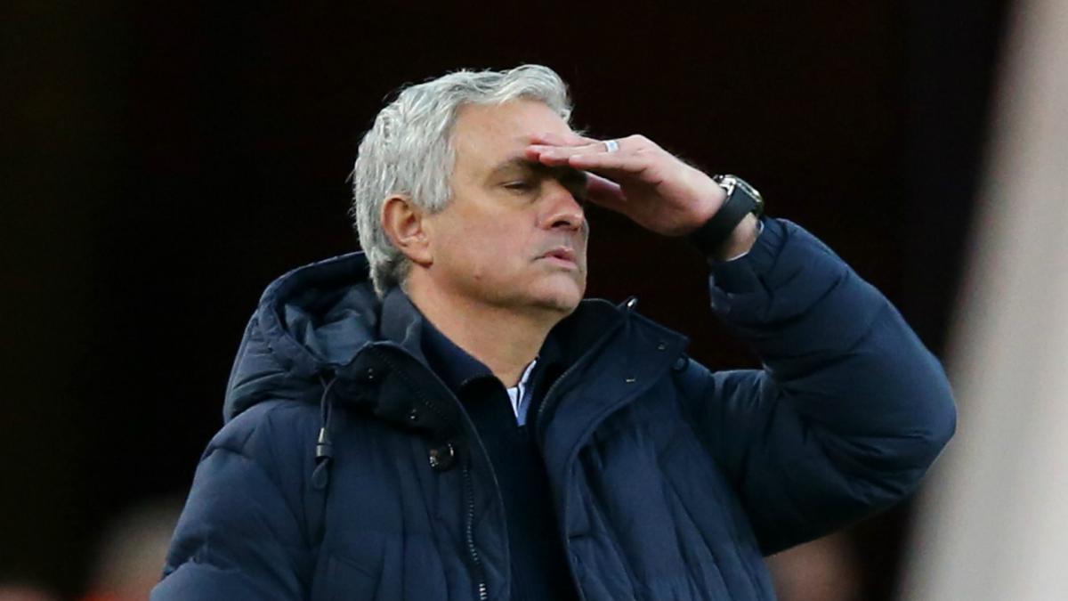 Mourinho admits Spurs have no Kane replacement