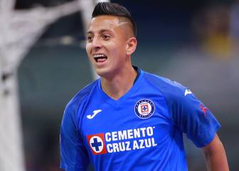 Transfer Rumors: Ajax eyeing Mexican player Roberto Alvarado