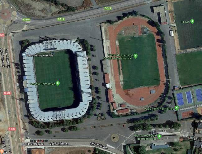 Las Pistas to the right, Estadio Helmantico to the left.