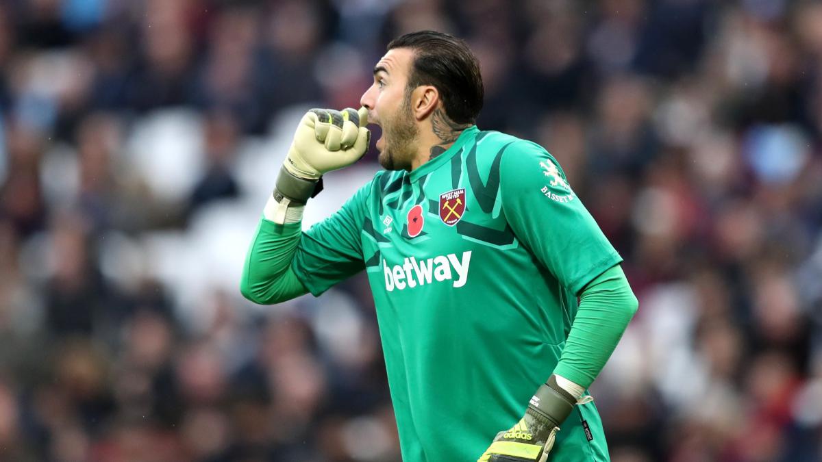 West Ham flop Roberto joins Alaves on loan