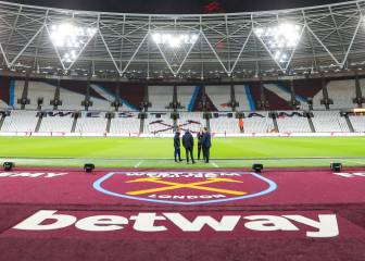 Police arrest two West Ham fans for alleged homophobic gestures