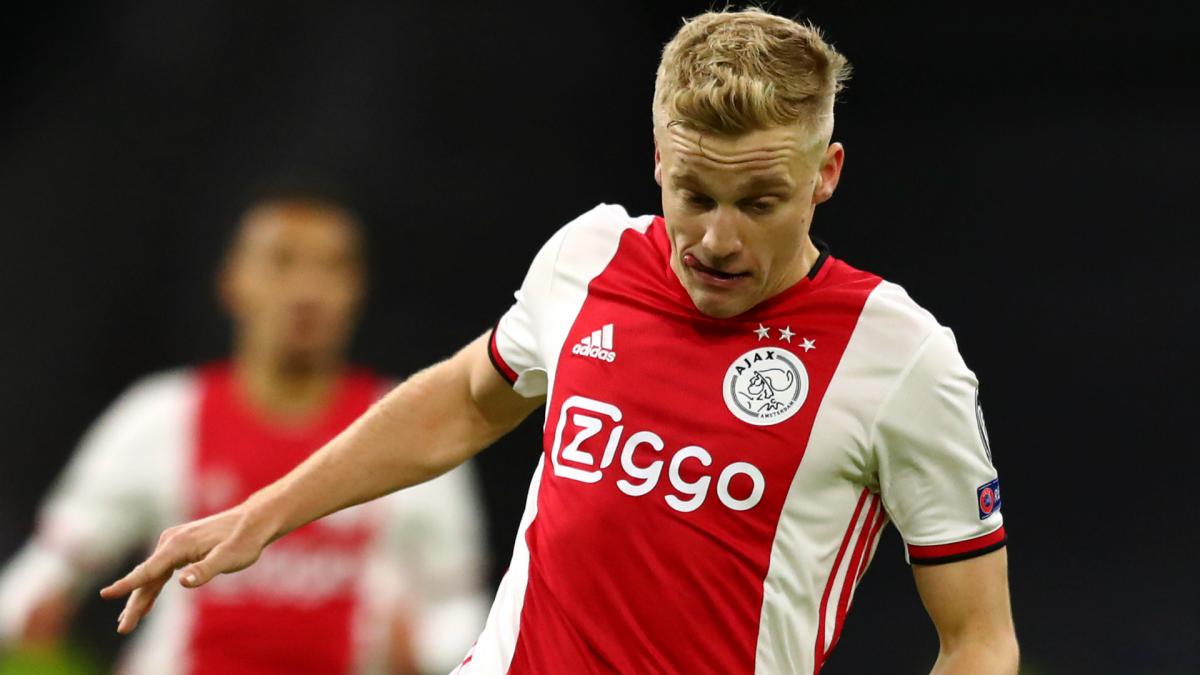 Ajax boss Ten Hag hopeful of keeping Madrid & Man Utd target Van de Beek