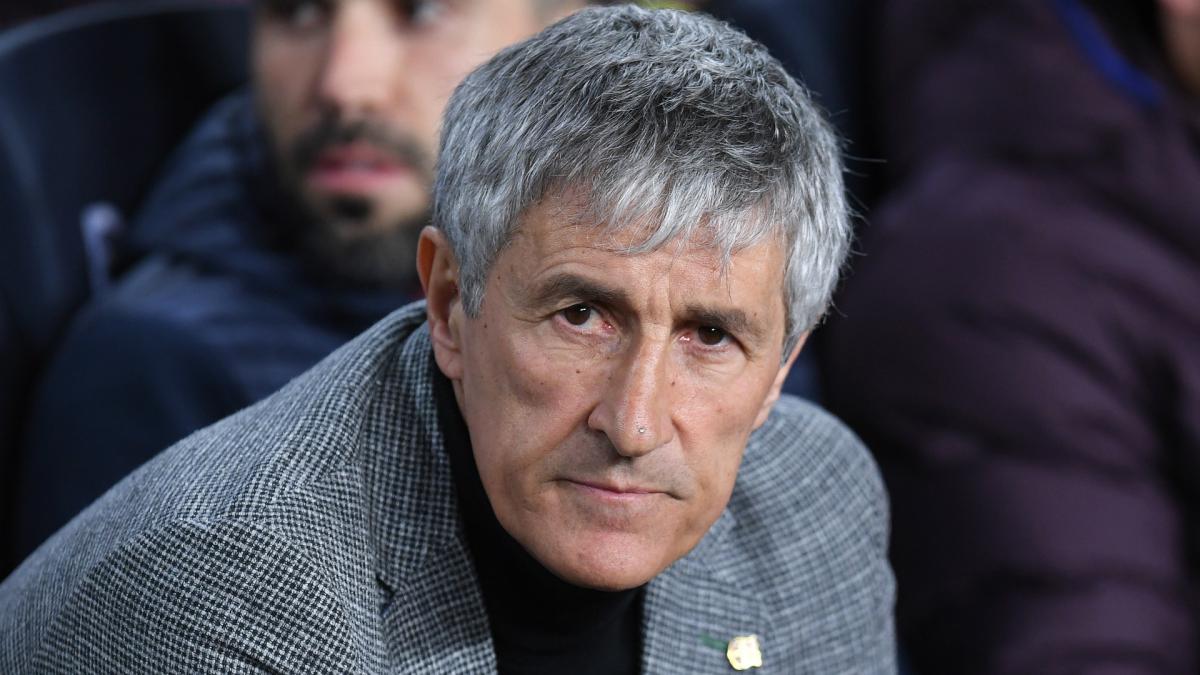 Barcelona are not distracted by off-field issues, says Setién