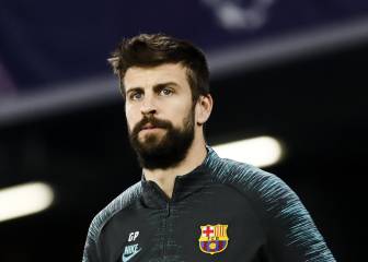 Piqué limps out of Napoli game, Clásico in doubt