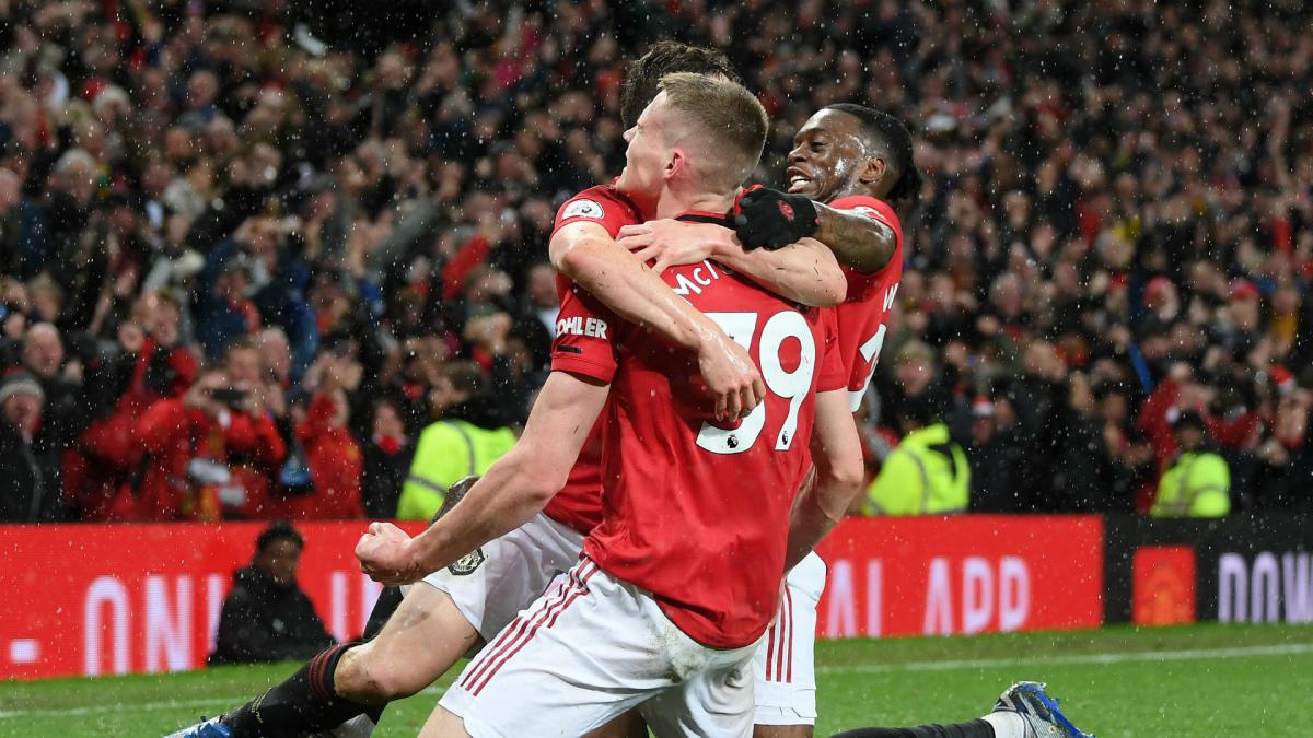 Old Trafford rises to Solskjaer's derby triumph of style and steel
