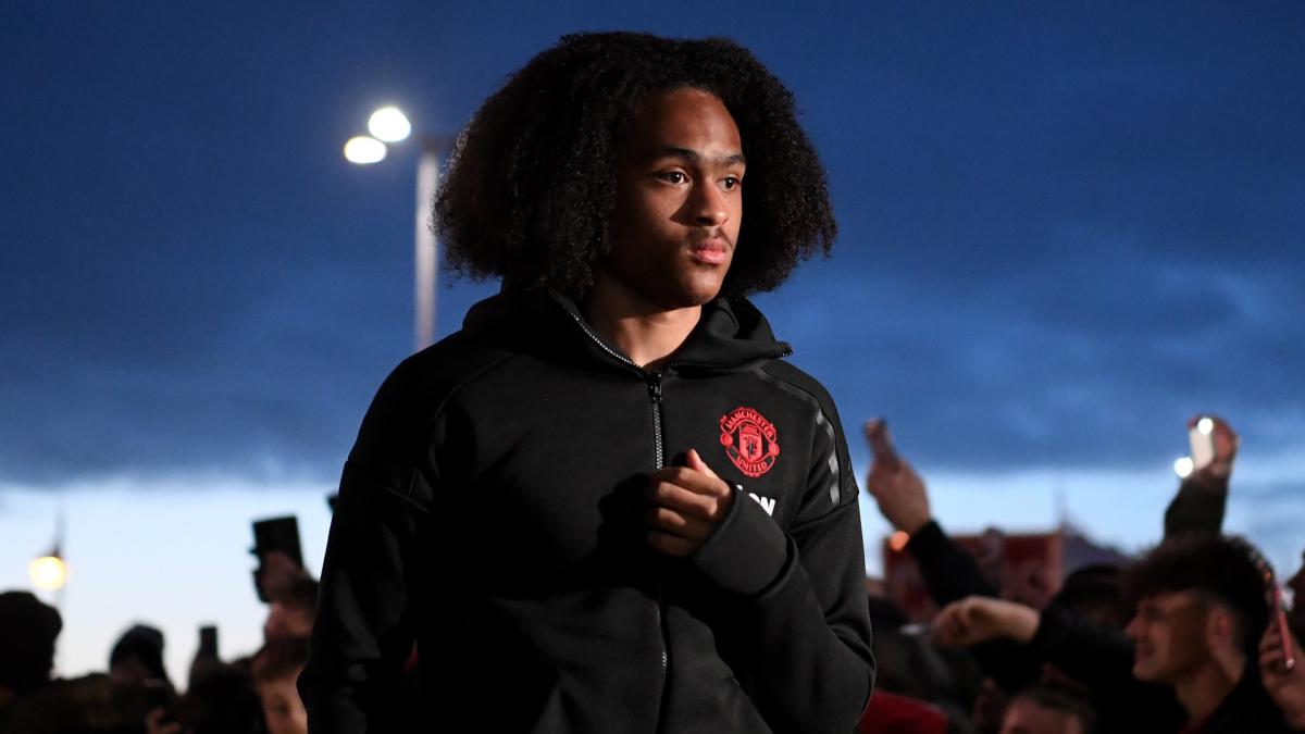Solskjaer sees 'bright future' for Chong after confirming two-year contract