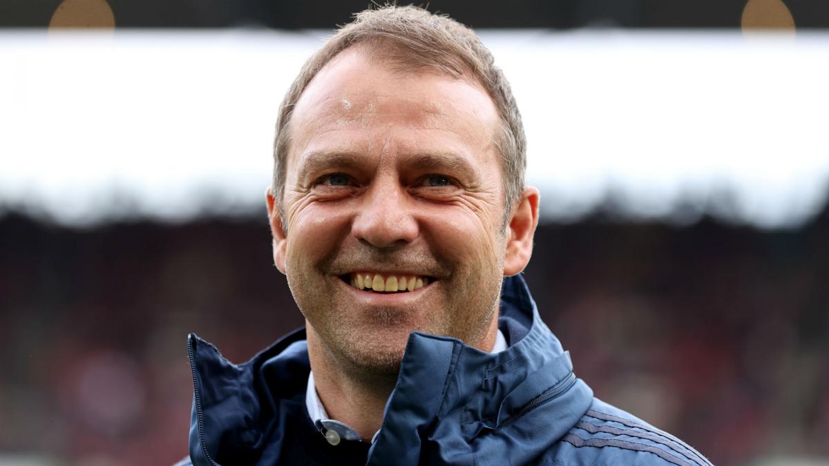 Bayern Munich hand Hansi Flick three-year deal